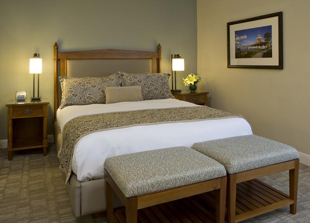 Glorietta Bay Inn Coronado Room photo